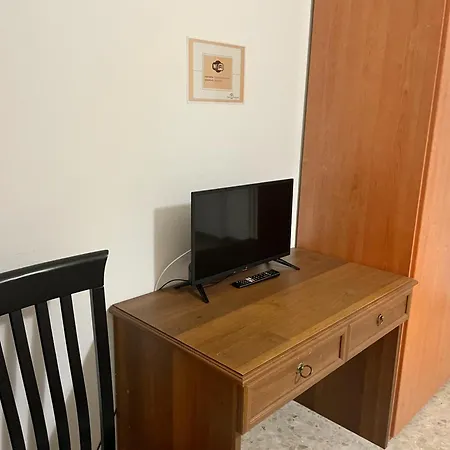 Cleo Azalea Apartment